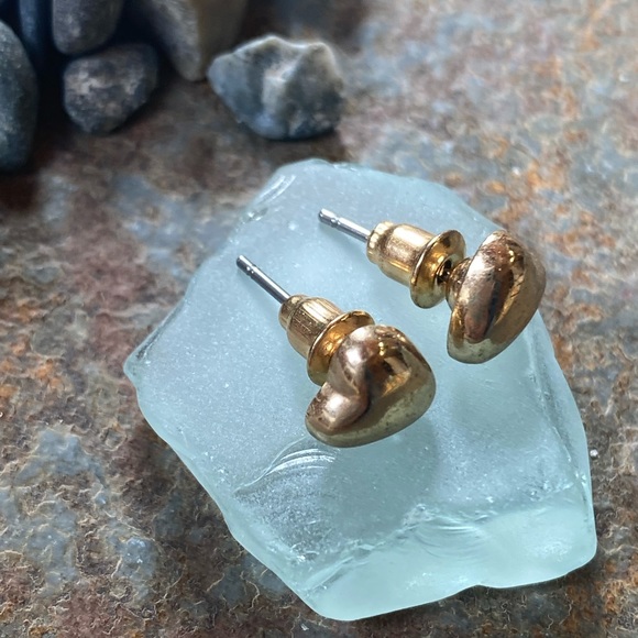 🎈Sale 🎈2 for $10 NWOT gold (color) heart post earrings casual school work - Picture 3 of 5